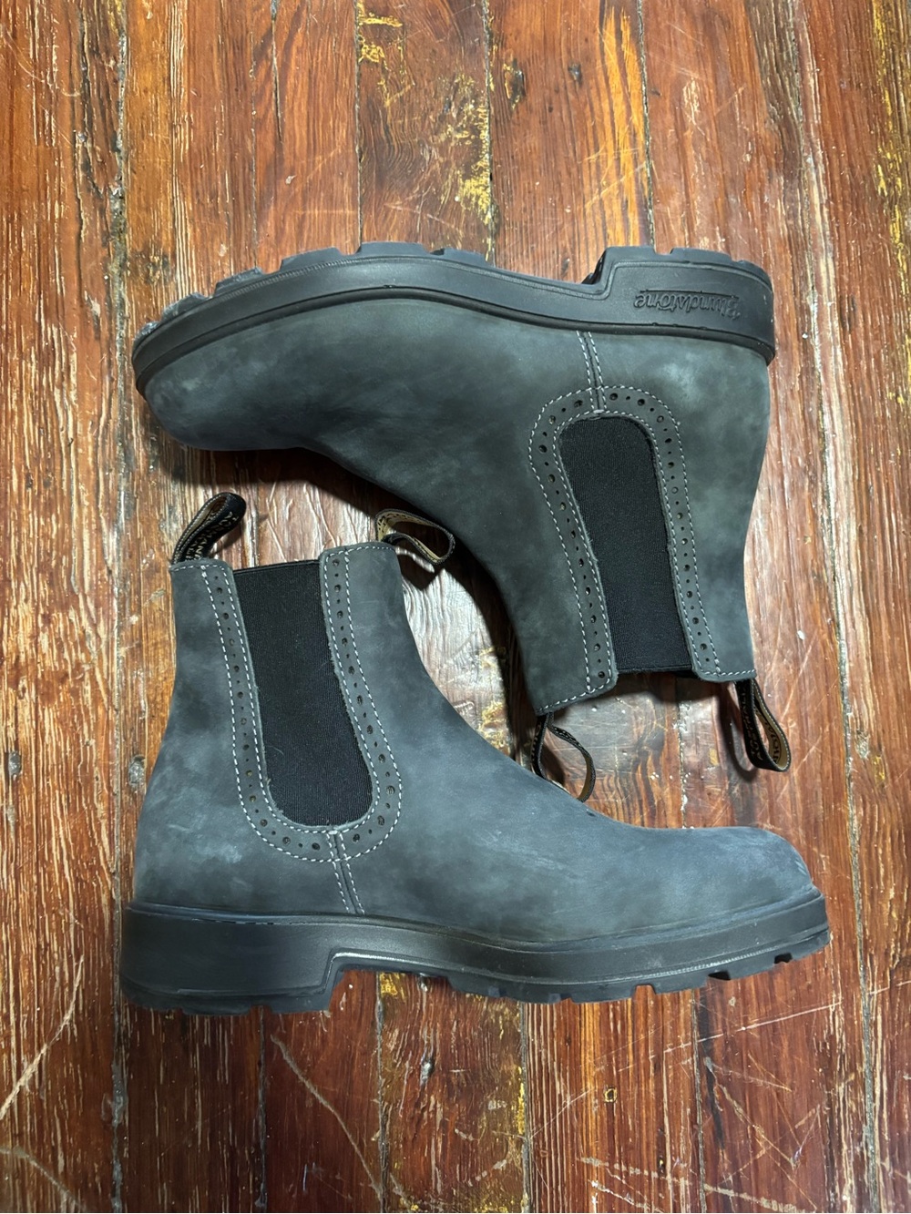Like new - Blundstone 1630 Women's Originals, Rustic Black, US women’s 8 - Picture 2 of 8